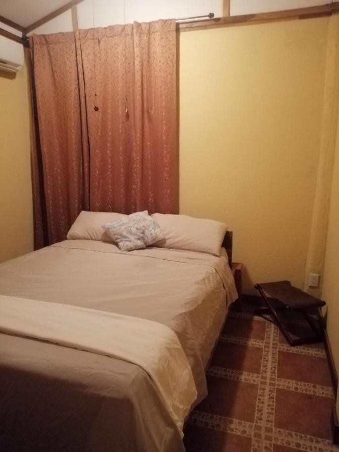 Casita Amarilla Villa Cahuita Kültér fotó